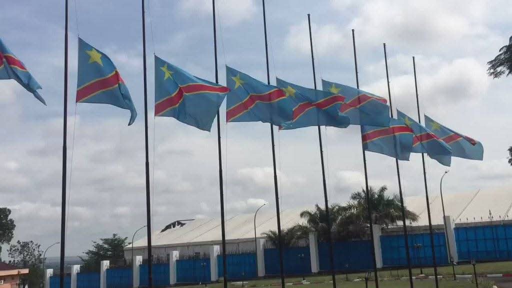 RDC : les drapeaux en berne en hommage aux victimes du crash de Kenge